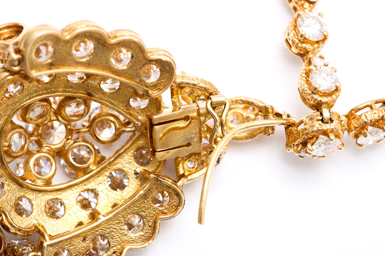 Van Cleef & Arpels Gold Diamond Necklace Earrings Set For Sale 3