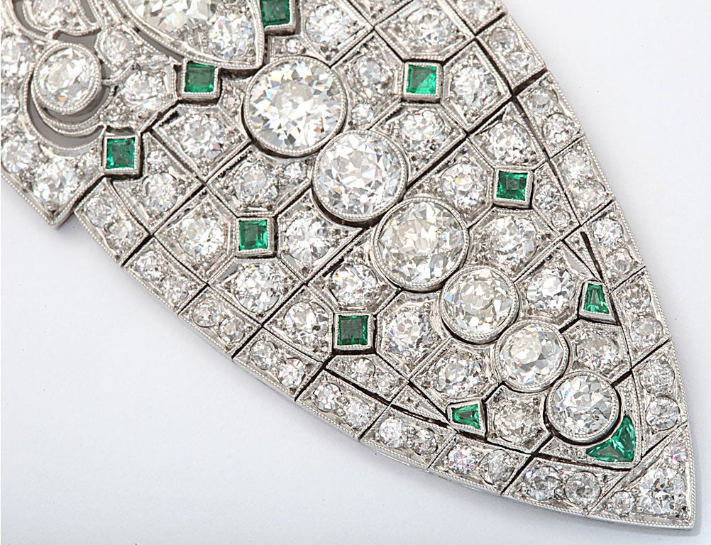 Magnificent Art Deco Emerald Diamond Platinum Lavaliere For Sale 1