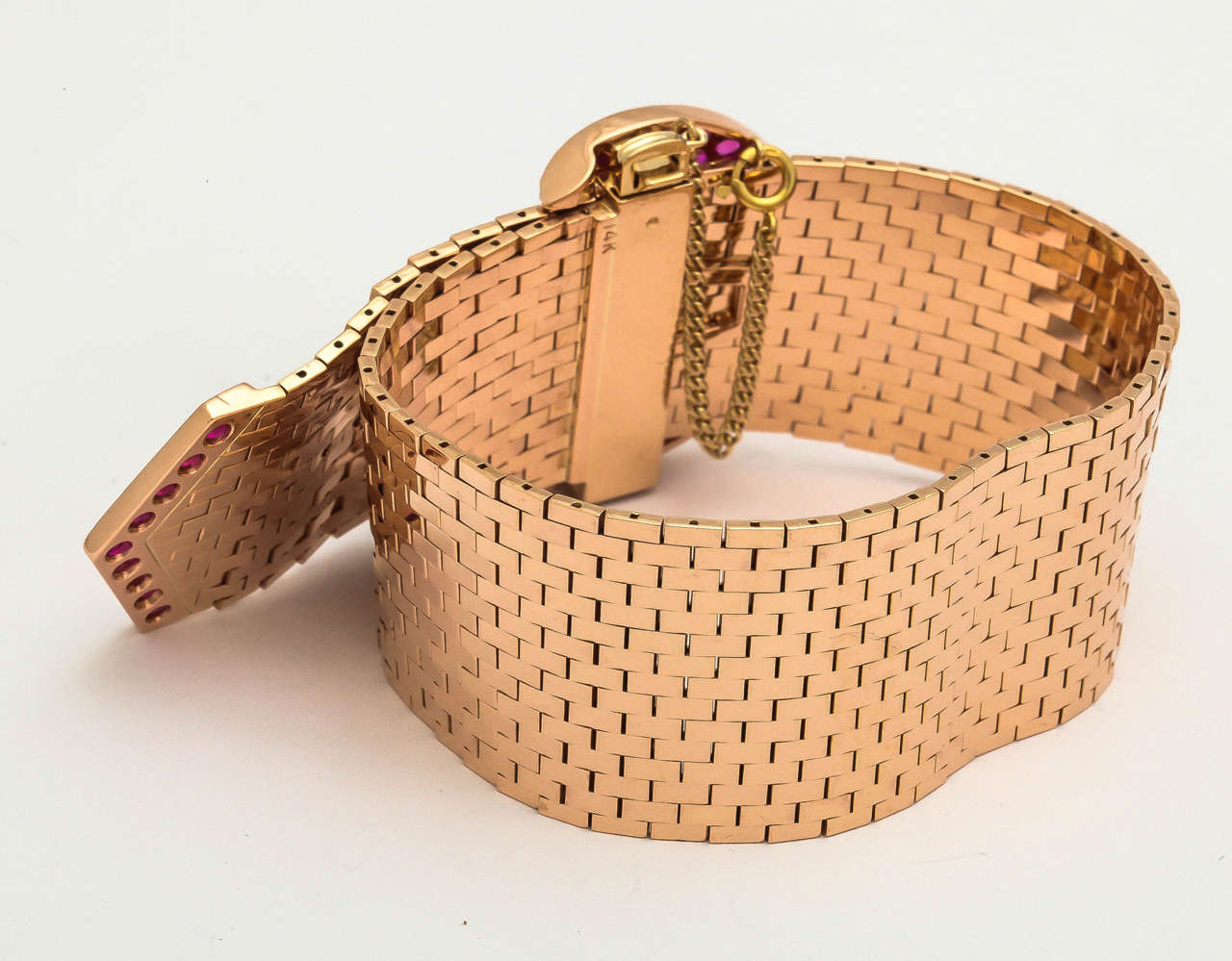 1940s Ruby Diamond Gold Flexible Brick Mesh Buckle Bracelet In Excellent Condition In New York, NY