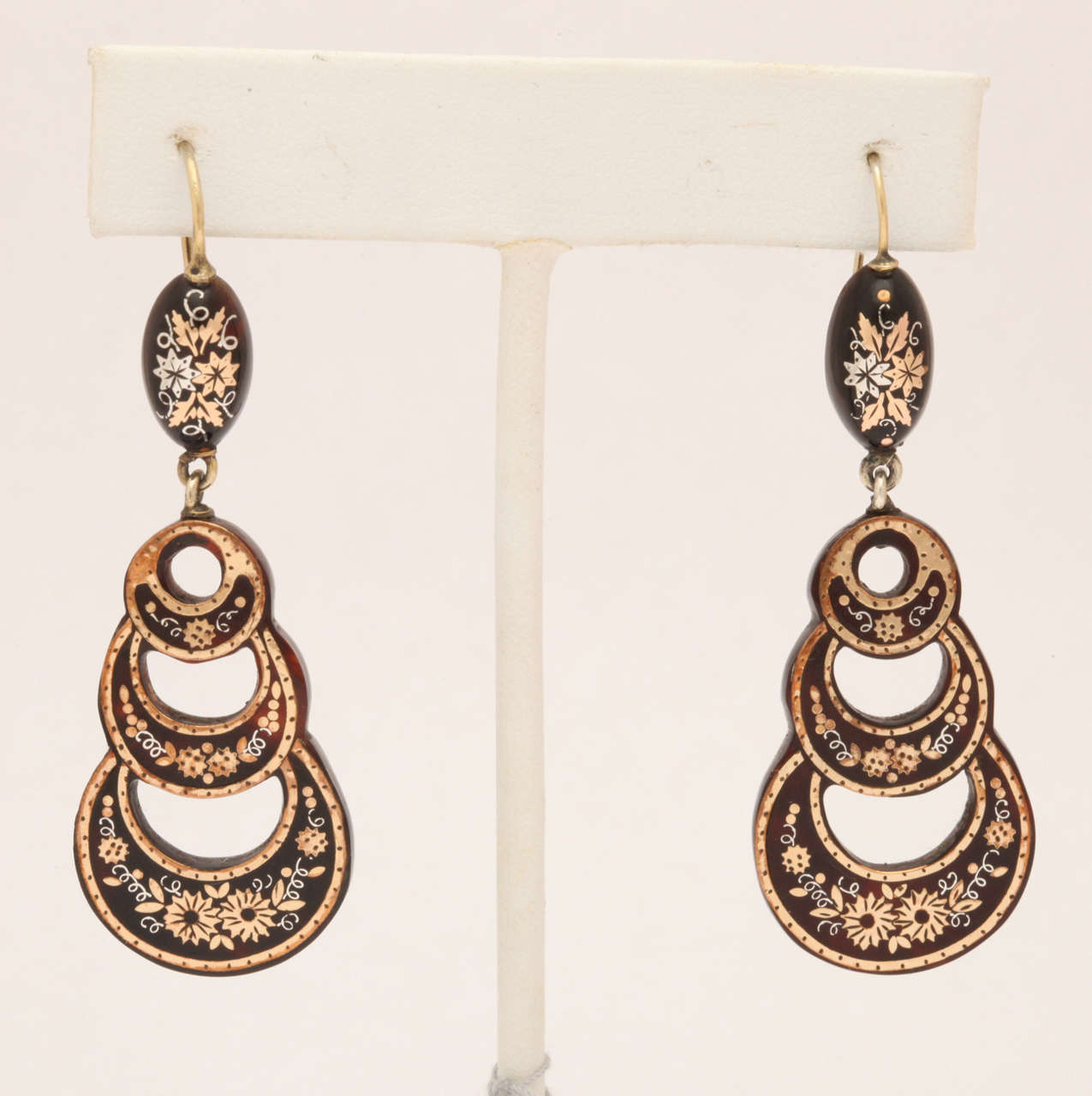 Antique Victorian Pique Earrings In Excellent Condition In Stamford, CT