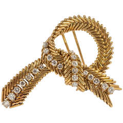1960s Van Cleef & Arpels Diamond Gold Knot Pin