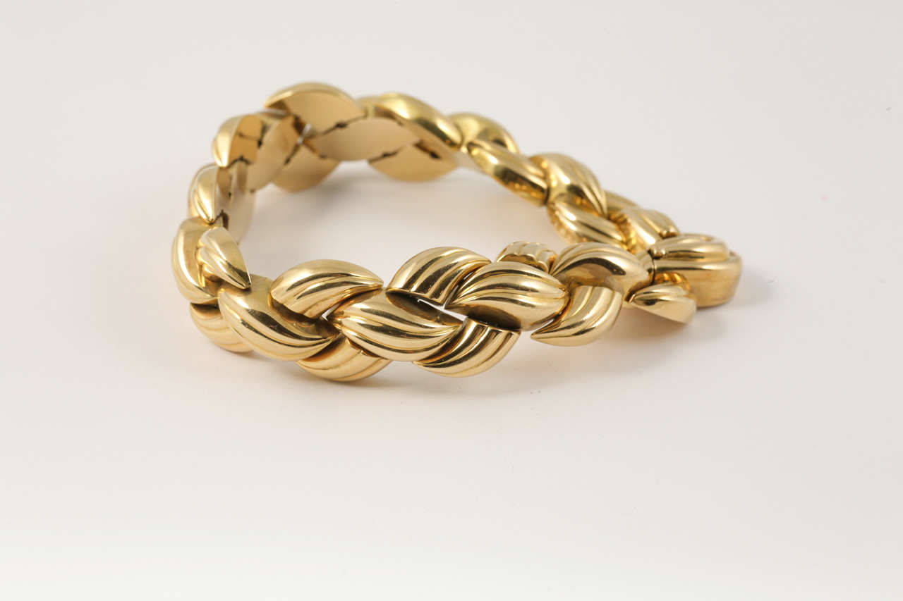 Van Cleef & Arpels Basket Weave Bracelet In Excellent Condition For Sale In London, GB