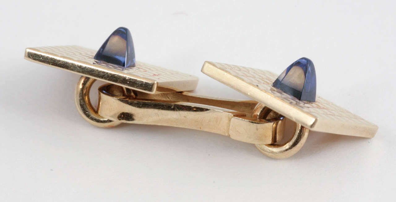 Edwardian Pair Of French Gold Cufflinks With Attractive Cabochon Sapphire Centre