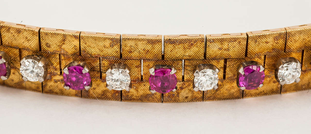 Victorian Vintage Bracelet in 18 Carat Gold, Burma Rubies & Diamonds, English circa 1965 For Sale