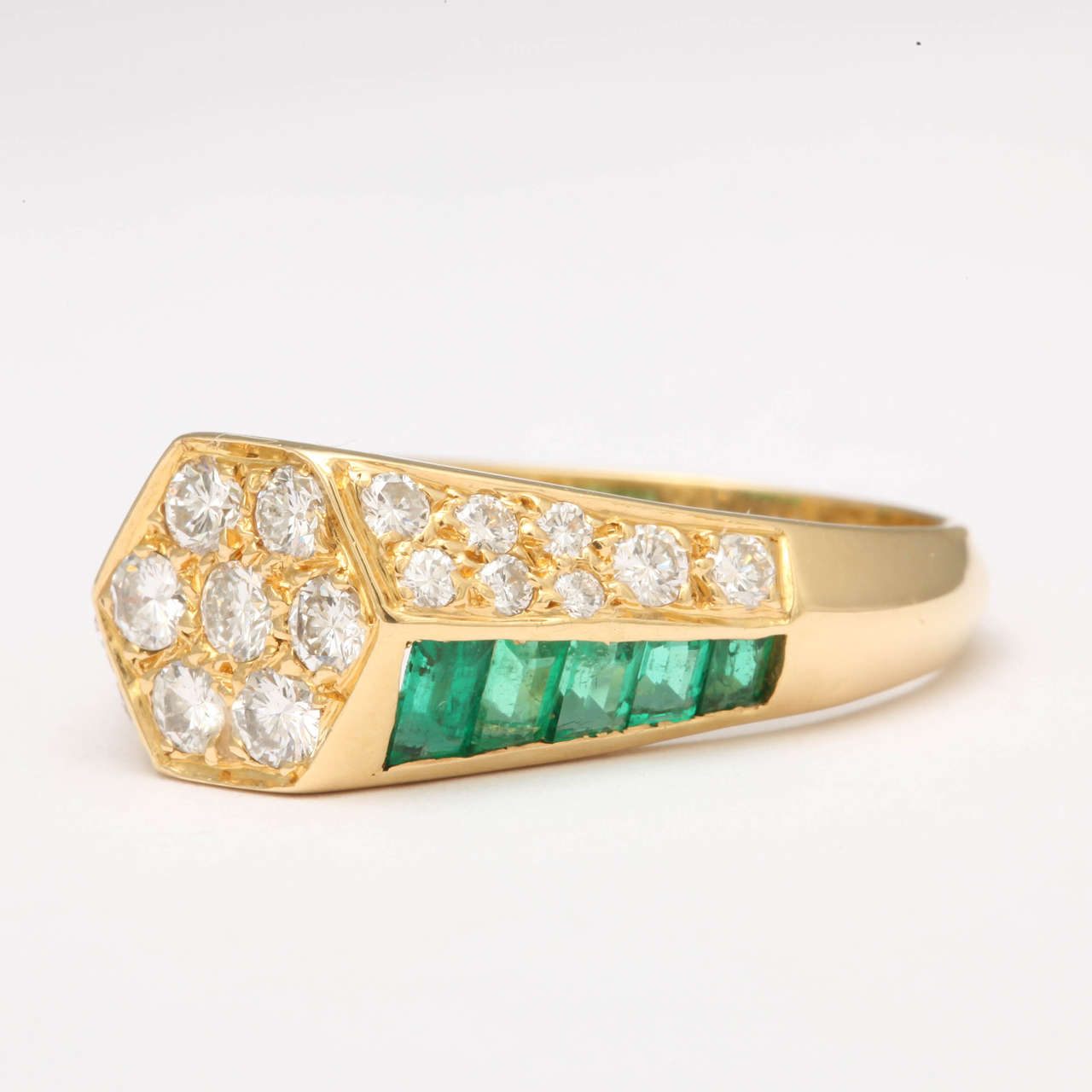 Contemporary Emerald Diamond Criss Cross Cluster Ring For Sale