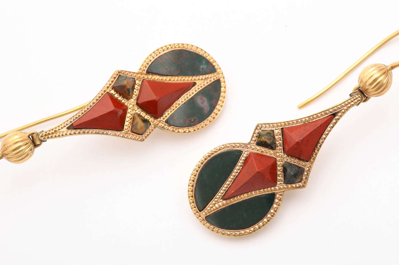 Antique Victorian Geometric Scottish Agate Earrings, circa 1860-1880 In Excellent Condition In Stamford, CT