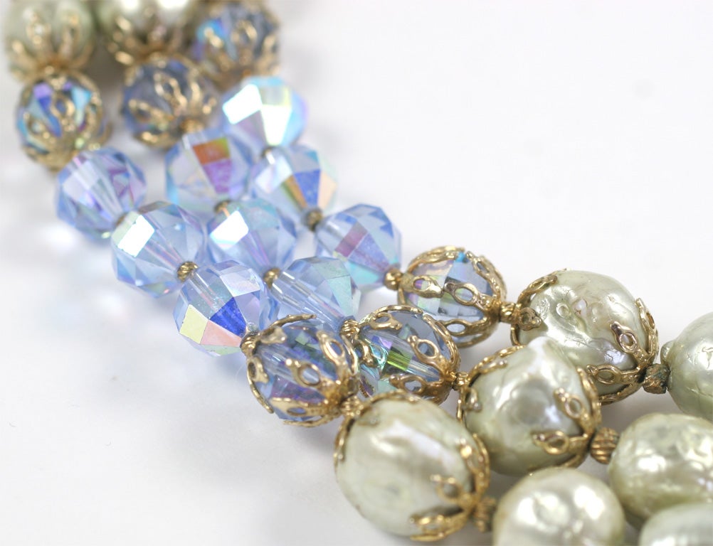 Collier baroque Vendome en « perles » et cristal bleu, bijouterie de costume Pour femmes en vente