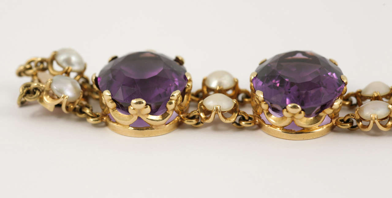 French Victorian Pearl Amethyst Yellow Gold Bracelet In Excellent Condition For Sale In London, GB