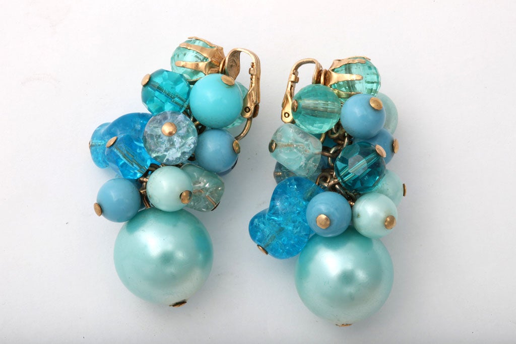 Aqua Beaded Cluster Earrings In Excellent Condition For Sale In Stamford, CT
