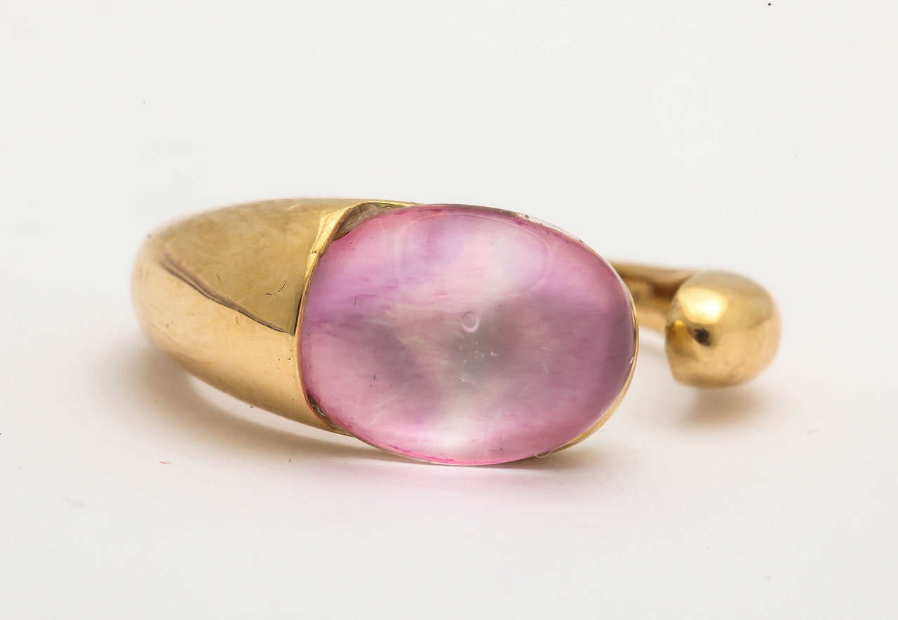 Modern Gocce Pink Mother-of-Pearl Gold Ring For Sale