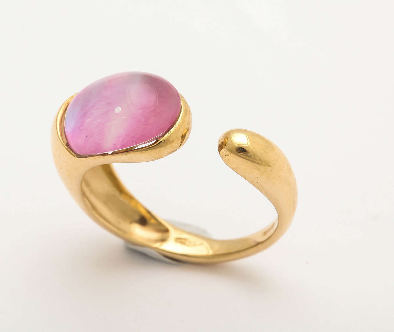Gocce Pink Mother-of-Pearl Gold Ring For Sale 2