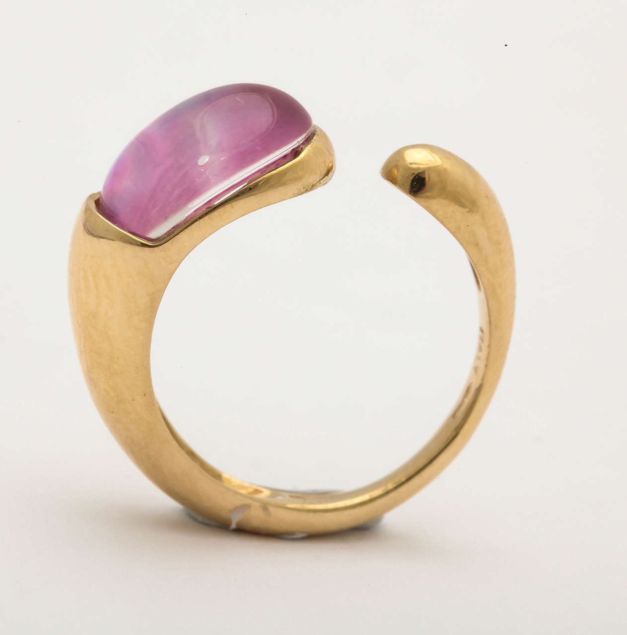 Gocce Pink Mother-of-Pearl Gold Ring For Sale 3
