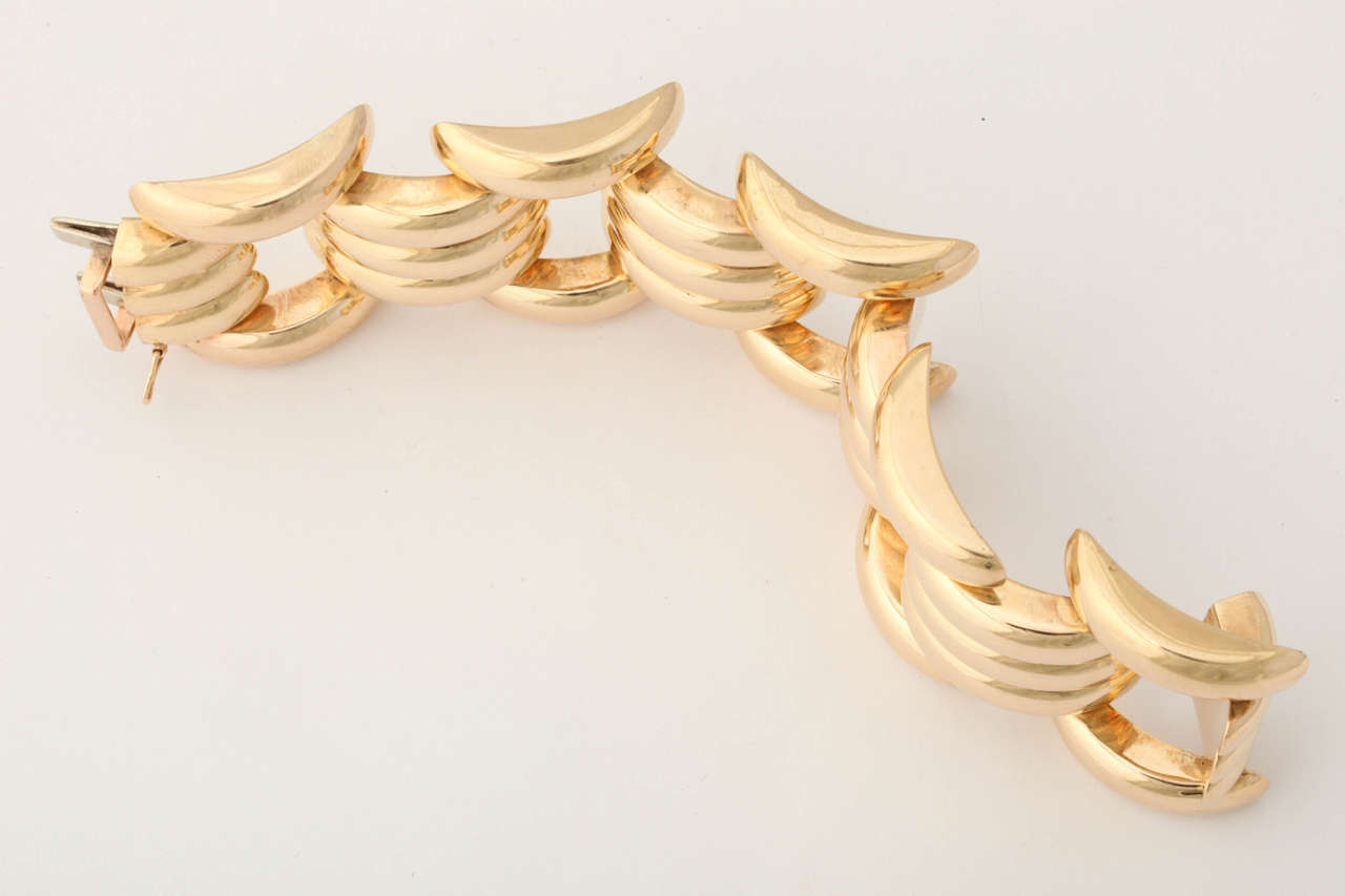 1940s  High Polish Gold Wide Tank Style Link Flexible Bracelet 4