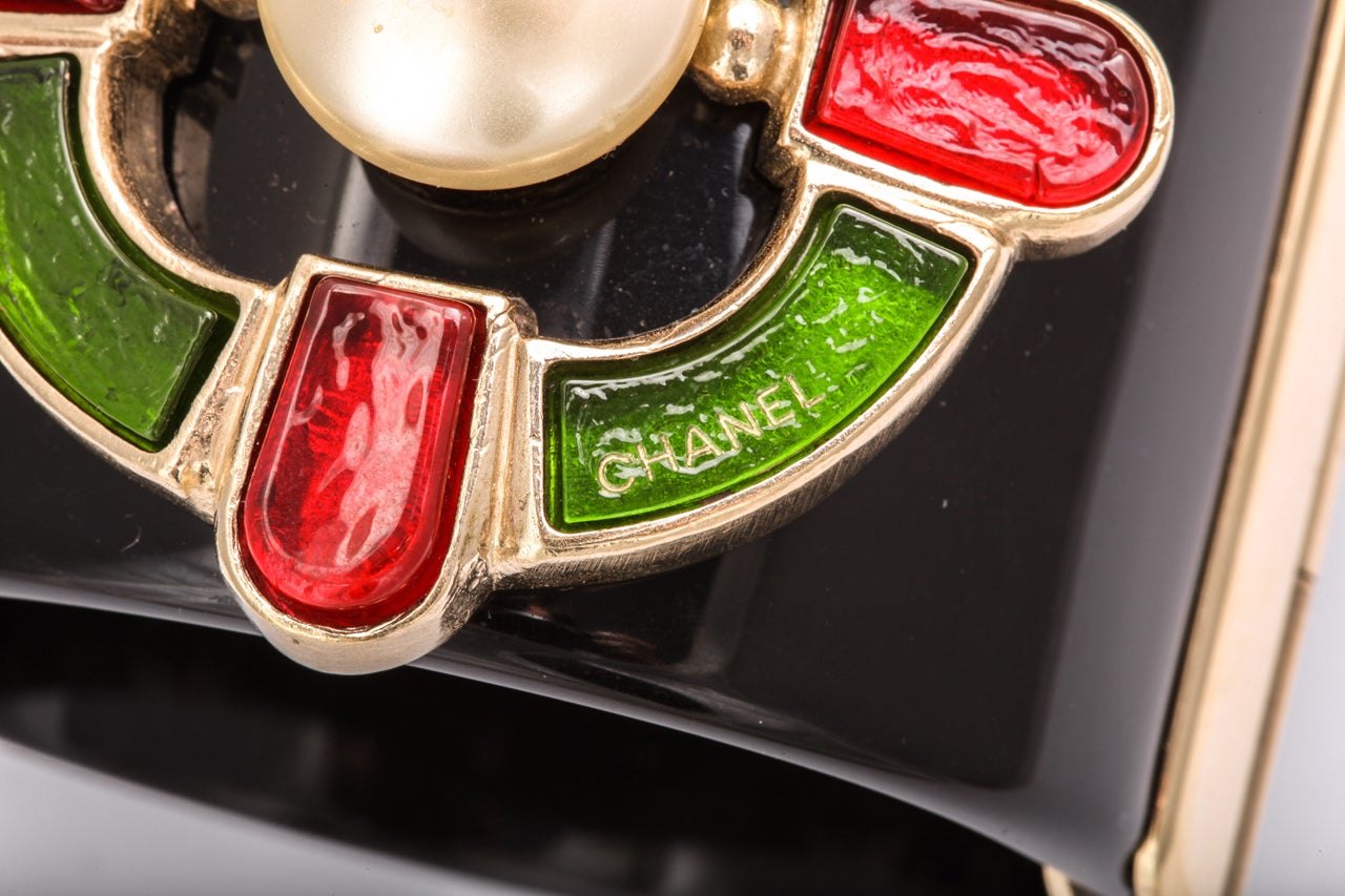 Chanel Poured Glass and Resin Cuff In Good Condition For Sale In New York, NY