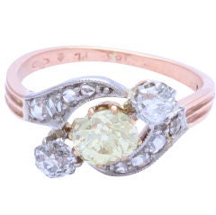 ANTIQUE FANCY YELLOW 
WHITE DIAMOND RING