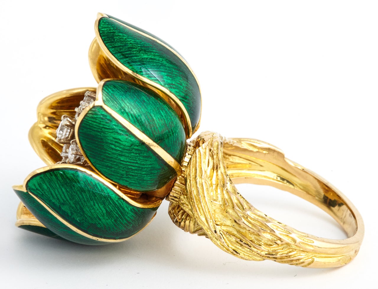 An articulated green guilloche enamel flower ring 1
