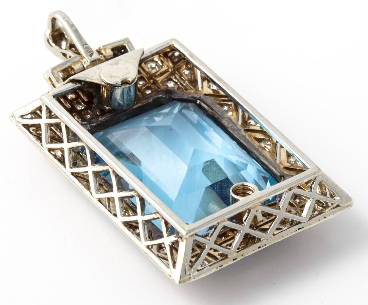 An Art Déco aquamarine and diamond pendant and brooche In Excellent Condition For Sale In Amsterdam, NL