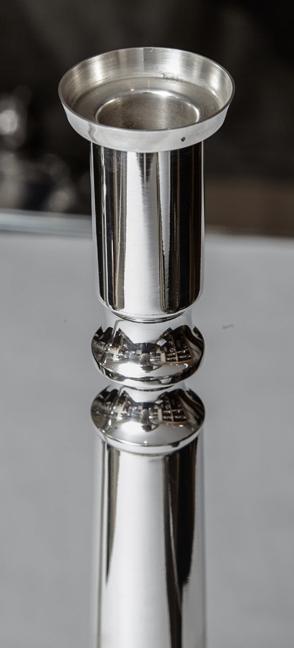 A pair of modern silver candlesticks by Pampaloni For Sale at 1stDibs