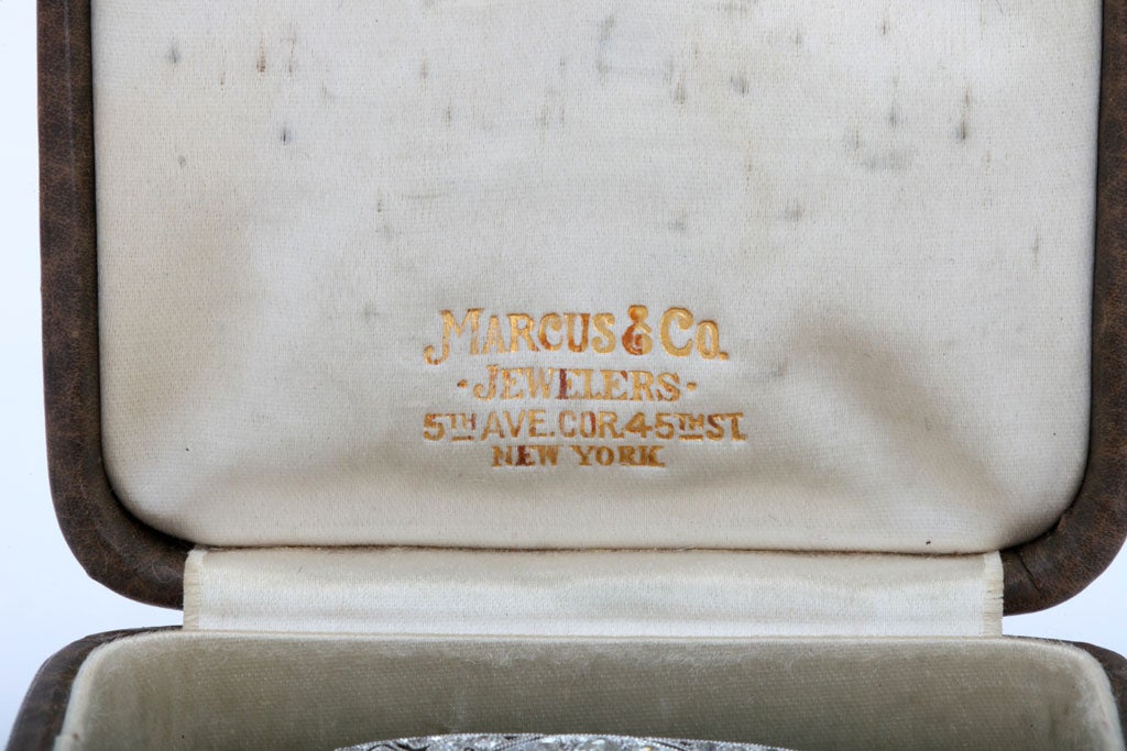 Marcus & Co. Broche en filigrane en platine et diamant en vente 1