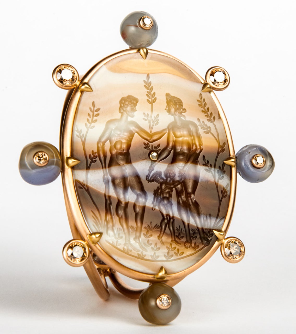 GOLD CUFF BRACELET WITH 17TH CENTURY INTAGLIO