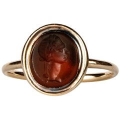 GOLD RING WITH 18th CENTURY INTAGLIO