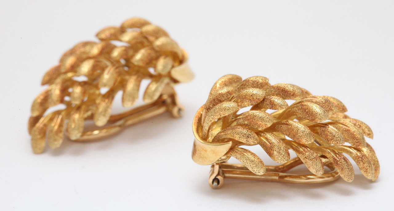 Women's Yellow Gold Banana Clip On Earrings For Sale