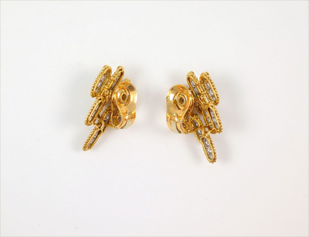 Women's VAN CLEEF & ARPELS Paris Gold and Diamond Earrings For Sale