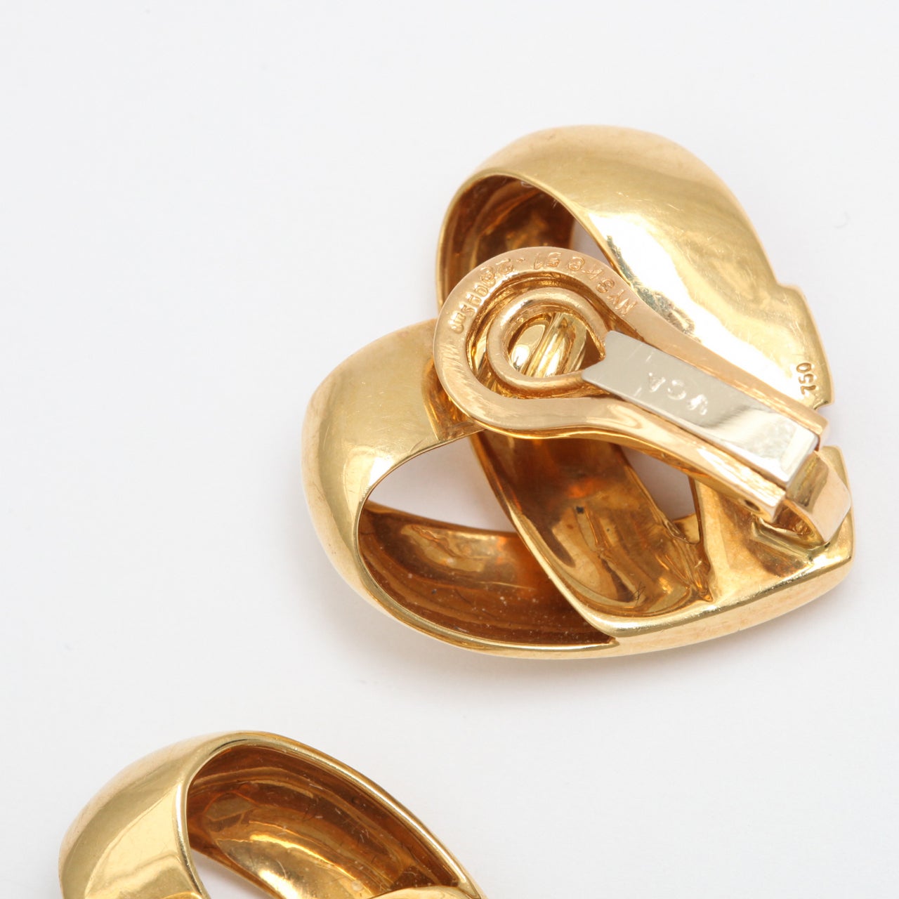 Van Cleef & Arpels Diamond Heart Earrings 4