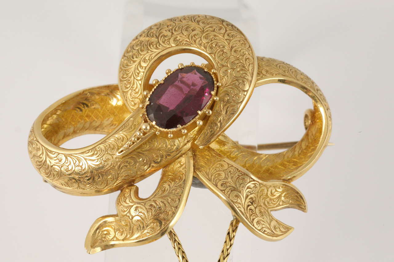 Victorian Garnet Gold Brooch Pendant In Excellent Condition For Sale In London, GB