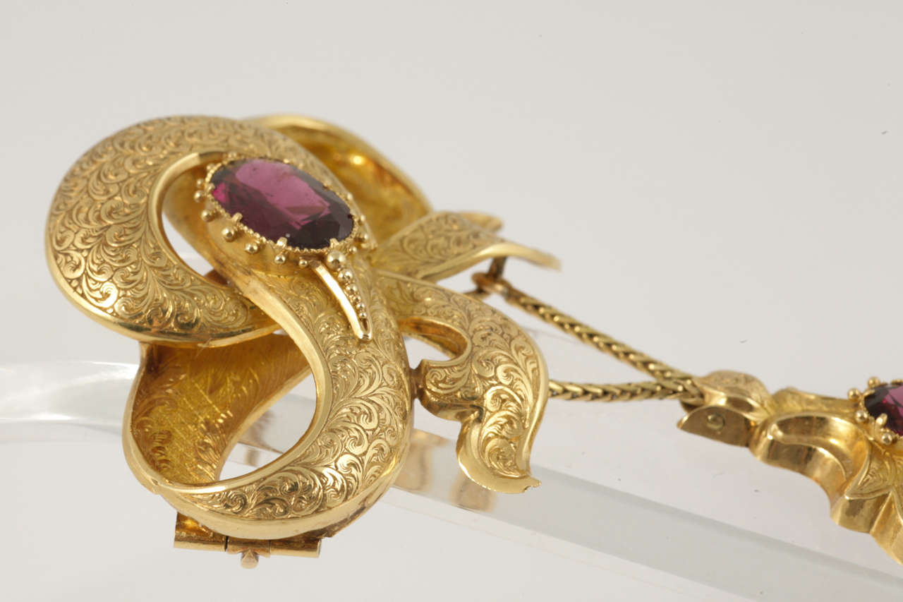 Victorian Garnet Gold Brooch Pendant For Sale 1