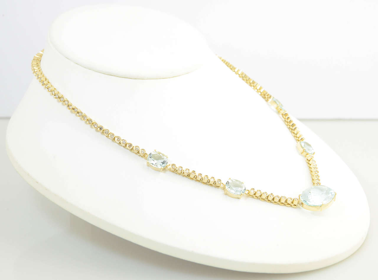 20th Century Aquamarine Diamond Yellow Gold Necklace In Good Condition For Sale In Miami Beach, FL