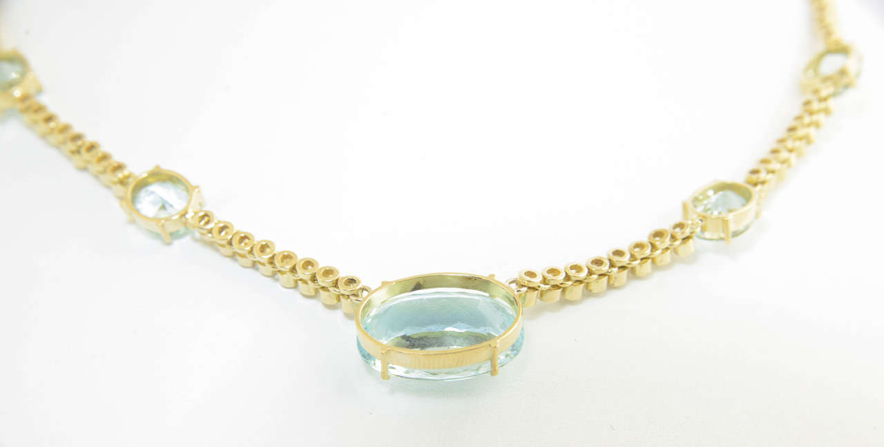 20th Century Aquamarine Diamond Yellow Gold Necklace For Sale 3