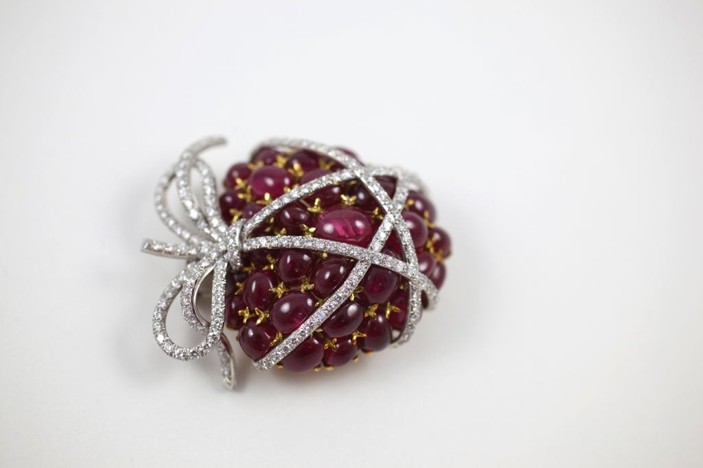 VERDURA Iconic Wrapped  Ruby Diamond Heart Brooch 1
