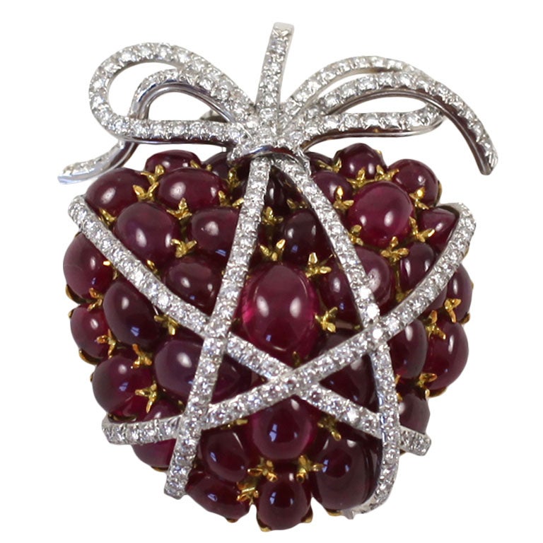 VERDURA Iconic Wrapped  Ruby Diamond Heart Brooch