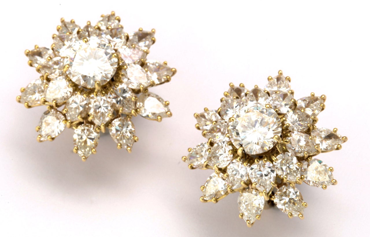 Contemporary Harry Winston Diamond Earrings