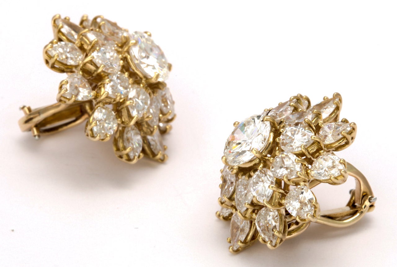 Harry Winston Diamond Earrings In Excellent Condition In NY, NY