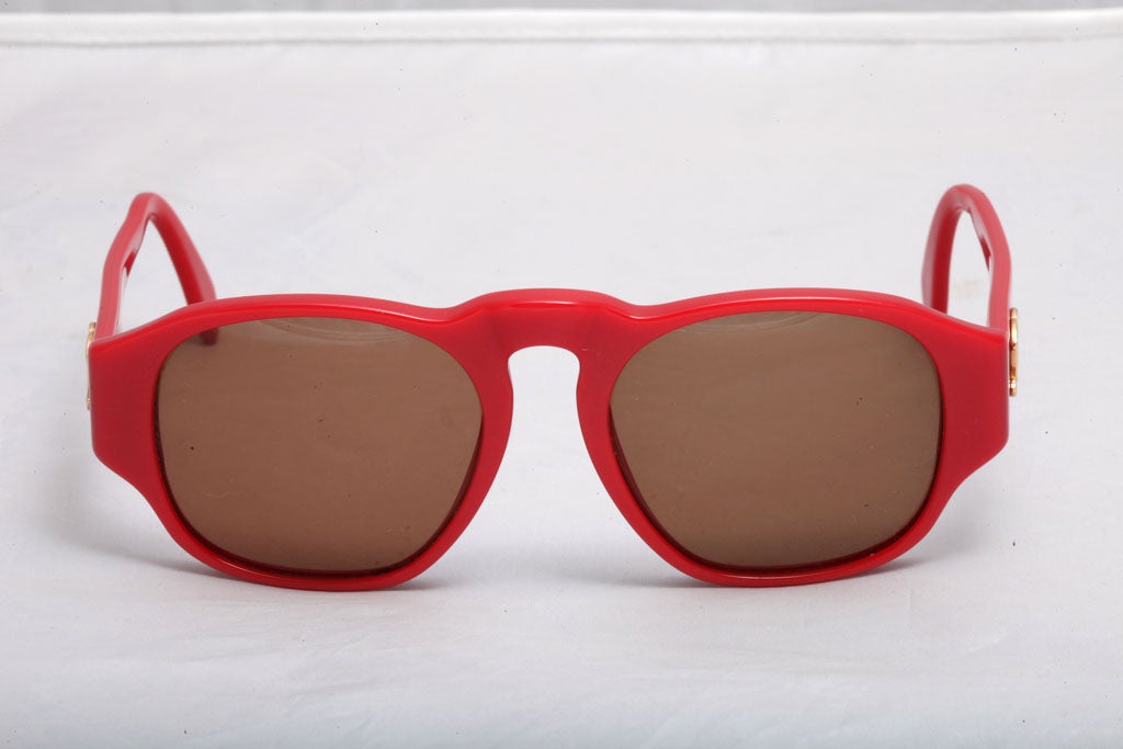 RARE CHANEL RED SUNGLASSES WITH GOLD CC 3