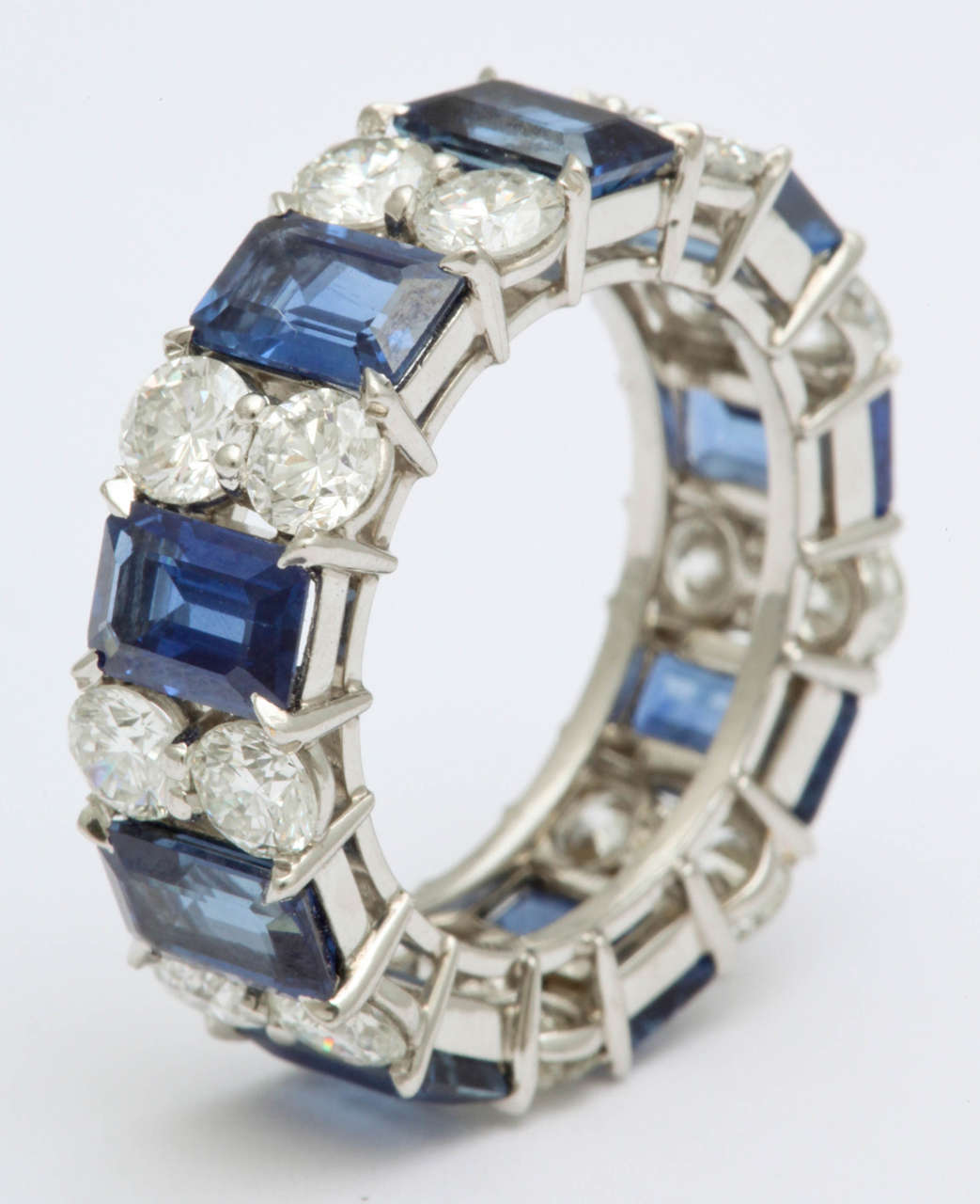 Gorgeous Sapphire Diamond Band In Excellent Condition For Sale In New York, NY