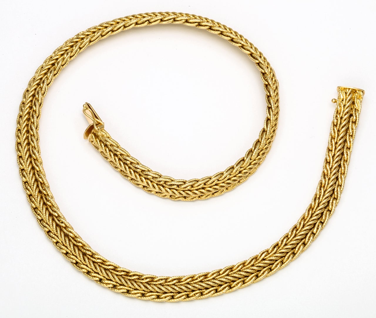 18kt yellow gold herringbone design necklace made by TIFFANY AND COMPANY