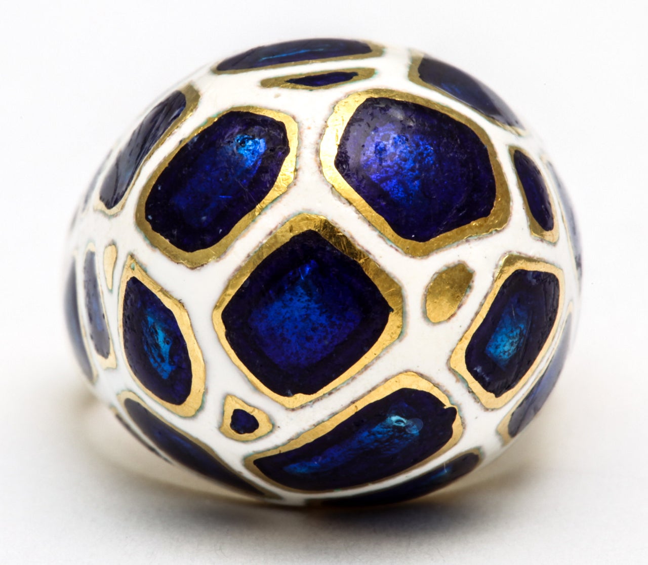 CARTIER Animal Print Design Bombe Ring In Excellent Condition In New York, NY