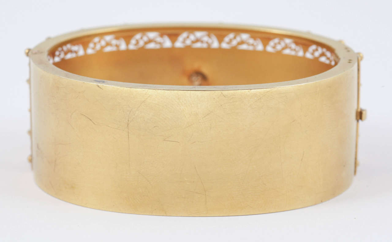 Victorian Gold Cuff Bangle In Excellent Condition For Sale In London, GB