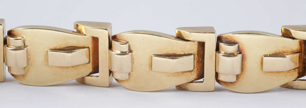 1940s Buckle Style Bracelet In Excellent Condition For Sale In London, GB