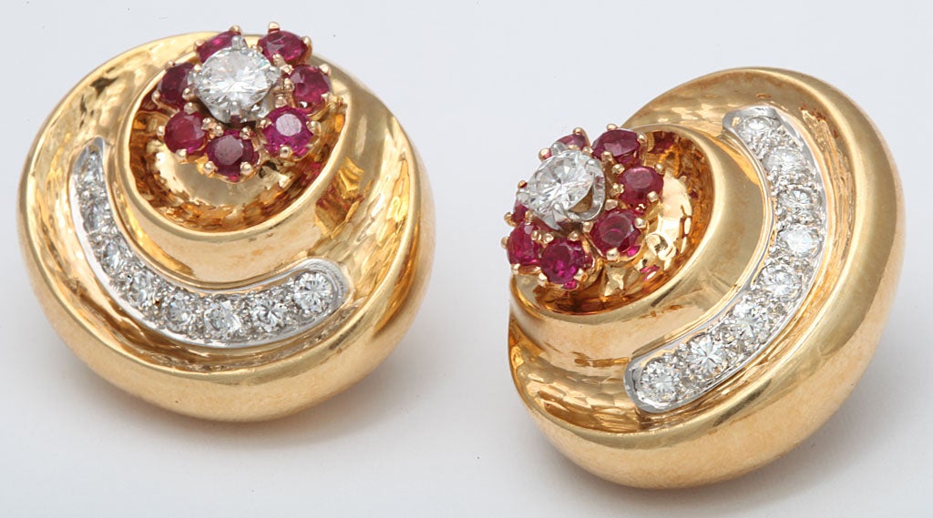 Women's ANDREW CLUNN Gold Diamond And Ruby Flower Shell Earrings