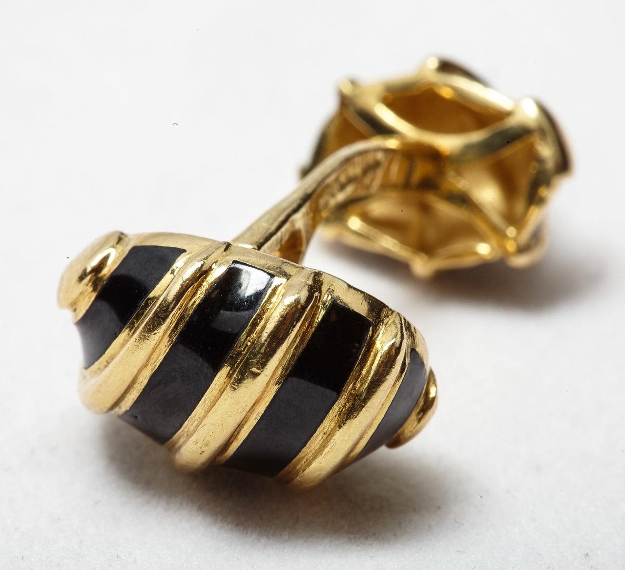 A pair of enamel cufflinks by Jean Schlumberger for Tiffany & Co. For Sale 1
