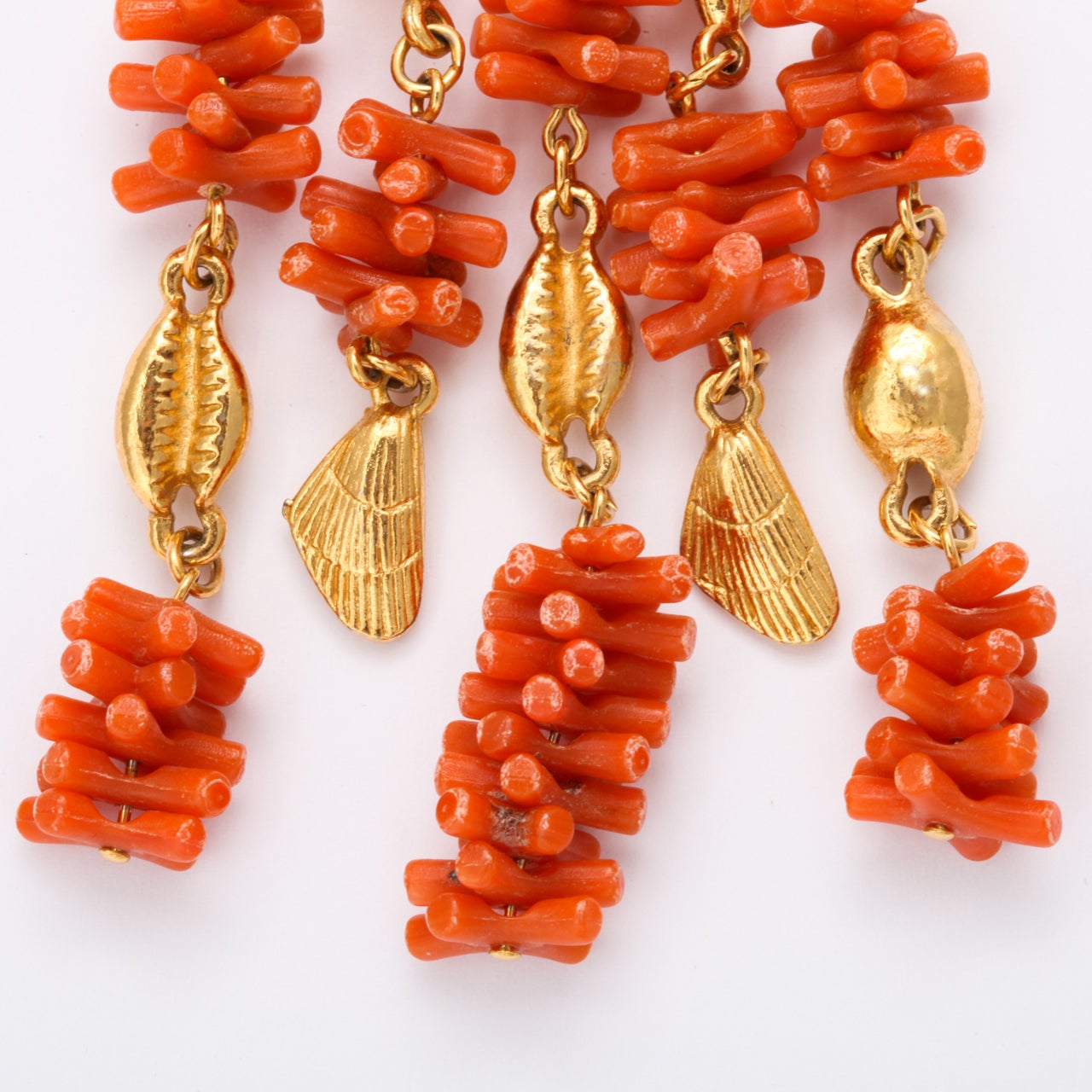 Coral and Shell Pendant Necklace For Sale 1