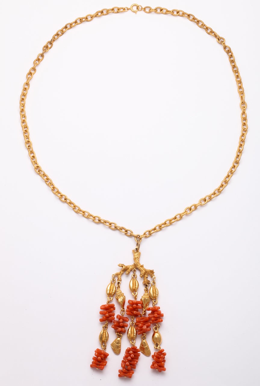 Coral and Shell Pendant Necklace For Sale 2