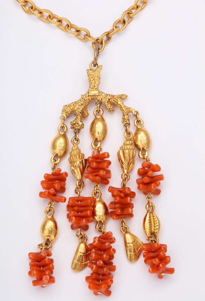 Coral and Shell Pendant Necklace For Sale 3