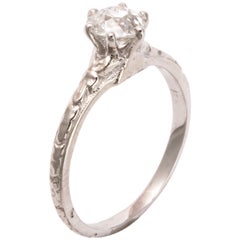 Delicate Lady Diamond Engagement Ring