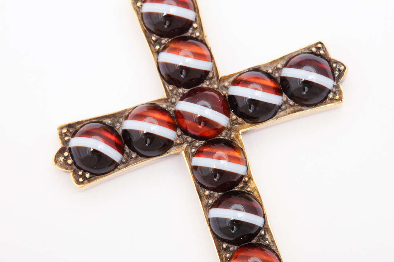 Round Cut Antique Victorian Banded Agate Gold Cross