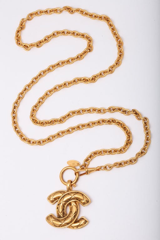 Women's CHANEL CC QUILTED NECKLACE